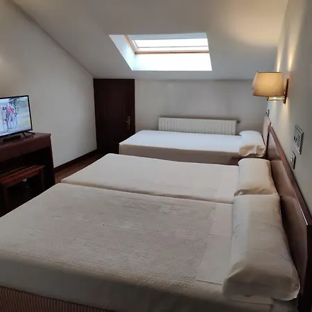 Compostela מלון 2*