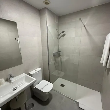 מלון Compostela 2*