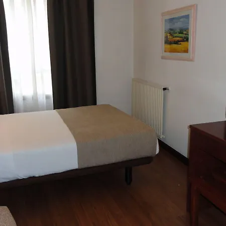 Hotel Compostela 2*