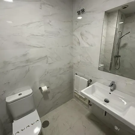 מלון Compostela 2*