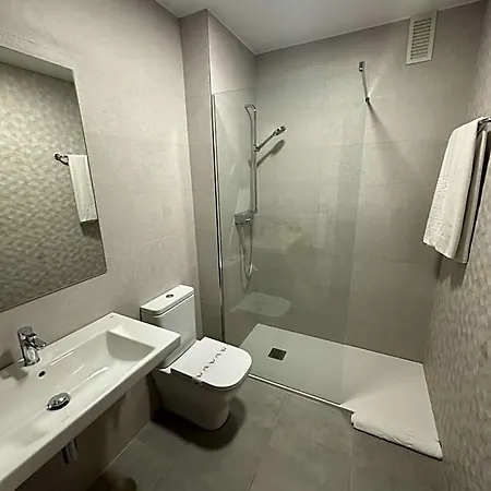 Hotel Compostela 2*