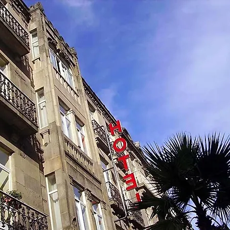 Hotel Compostela 2*