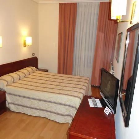 Compostela 2* ויגו