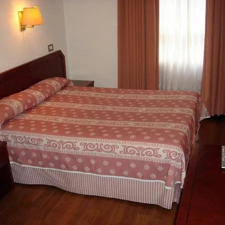 Compostela 2* ויגו